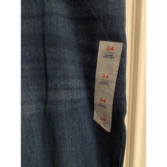 Old Navy Mid-Rise Kicker Boot-Cut Jeans Dark Blue Wash Plus Size 24 Casual Denim - Picture 4 of 7